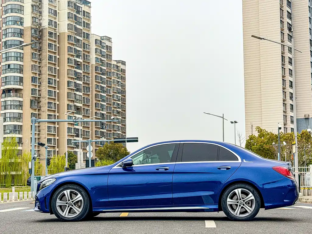 Mercedes-Benz C-Class 2021 — фото 4