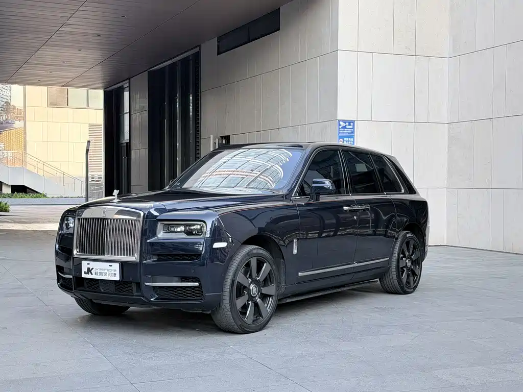 Rolls-Royce Cullinan 2021 — фото 1