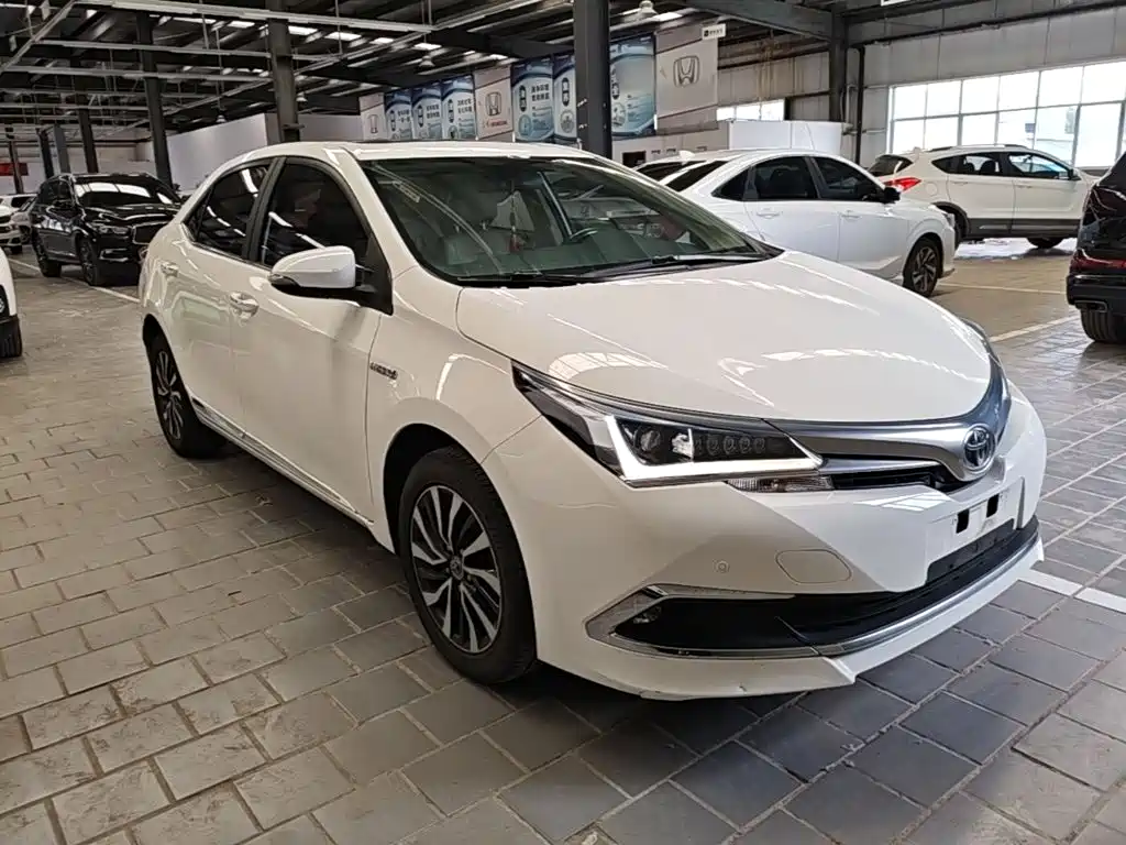 Toyota Corolla 2016 — фото 4
