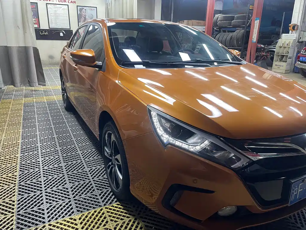 BYD Qin NEV 2015 — фото 39