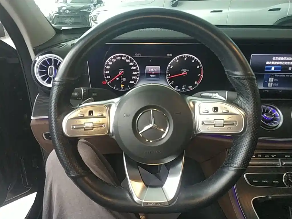 Mercedes-Benz E-Class 2018 — фото 11