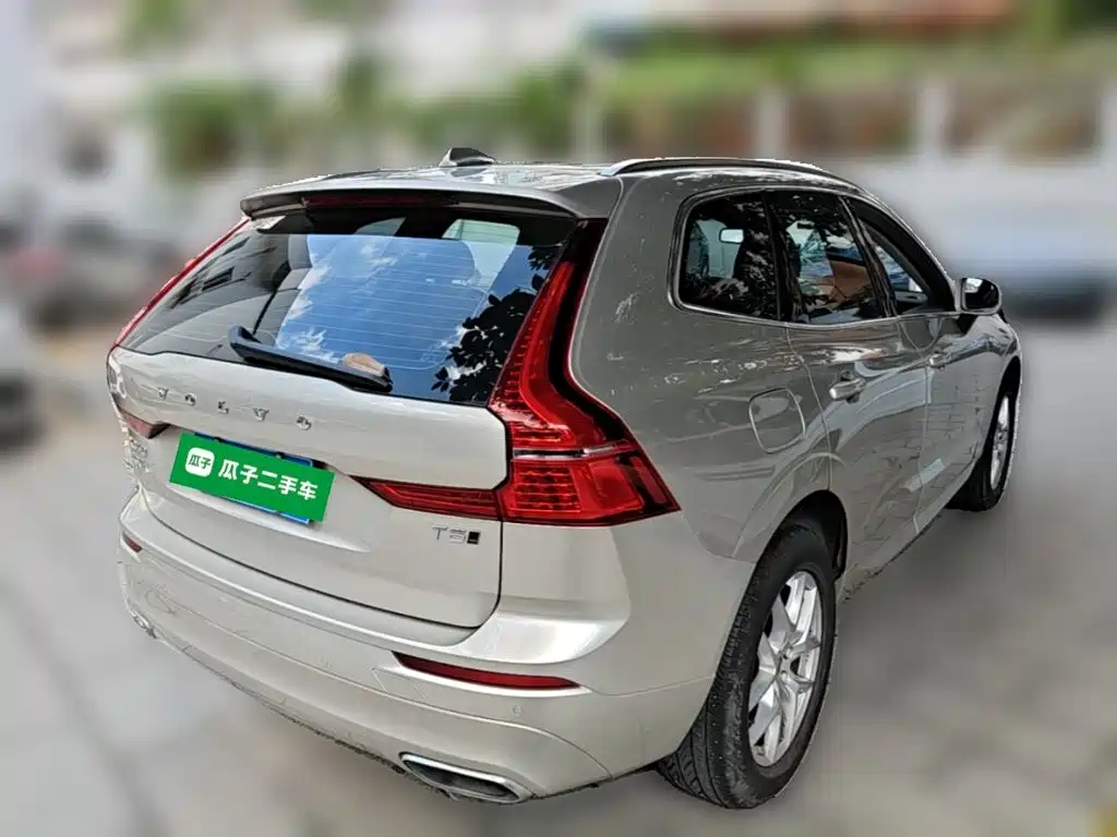 Volvo XC60 2018 — фото 12