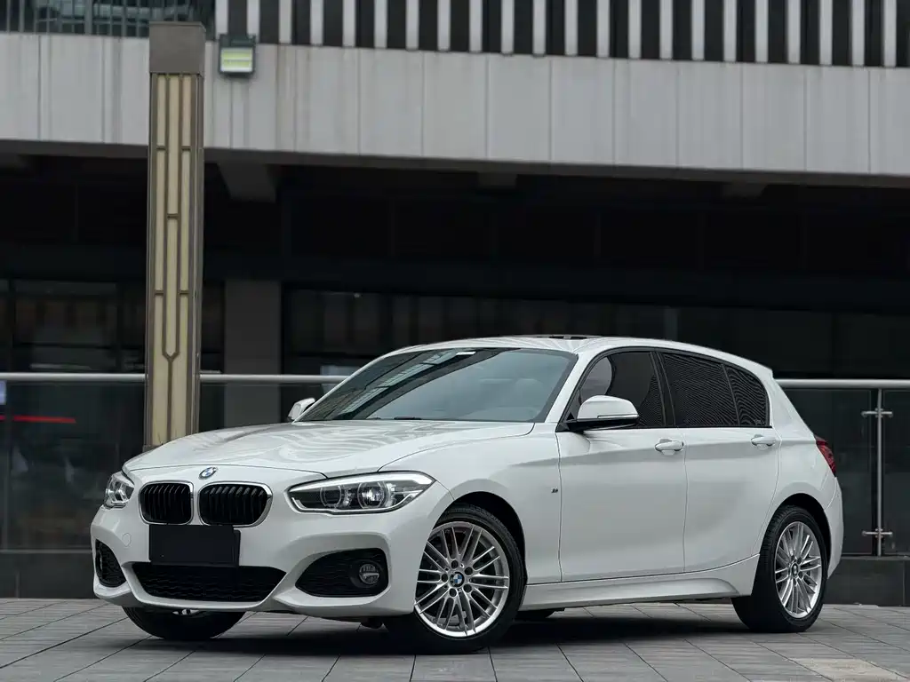 BMW 1 Series 2018 — фото 1