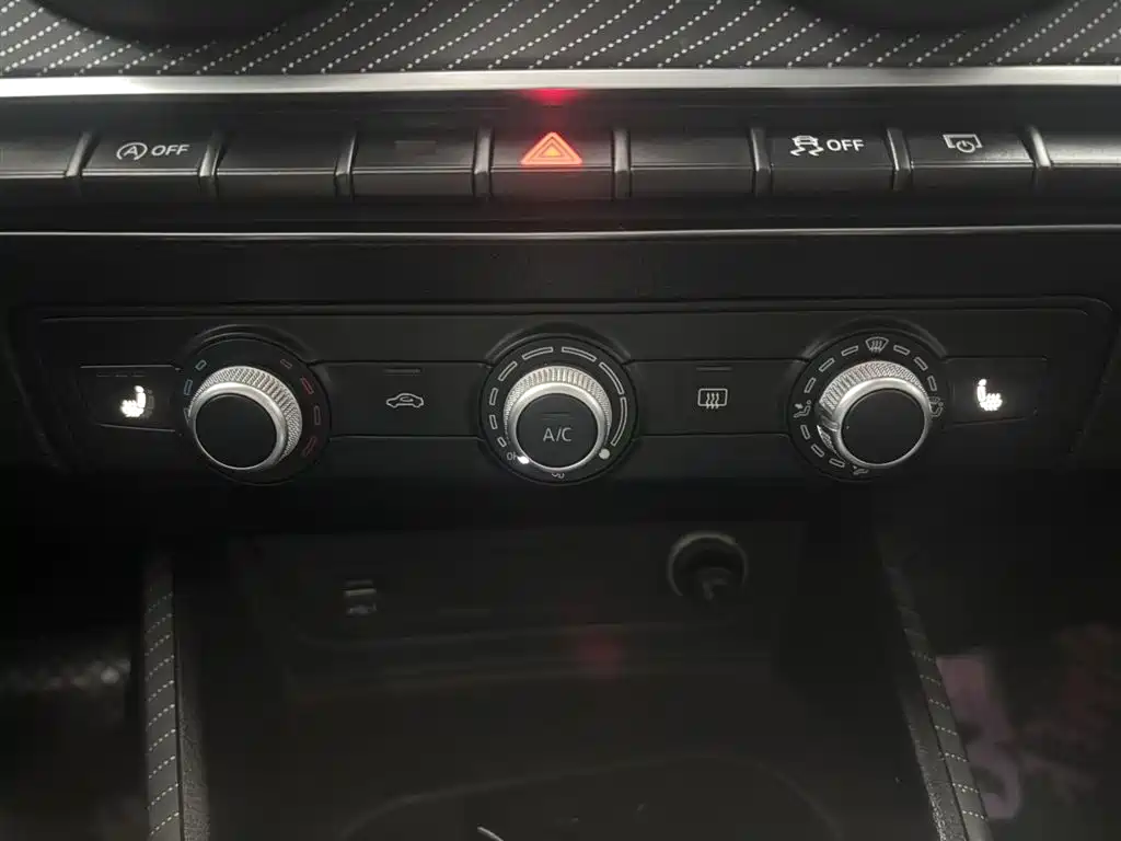 Audi Q2L 2022 — фото 10