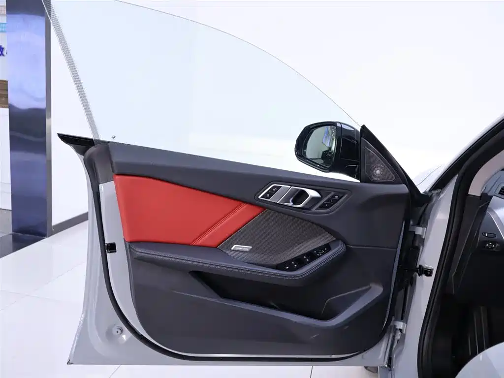 BMW 2 Series 2025 — фото 18