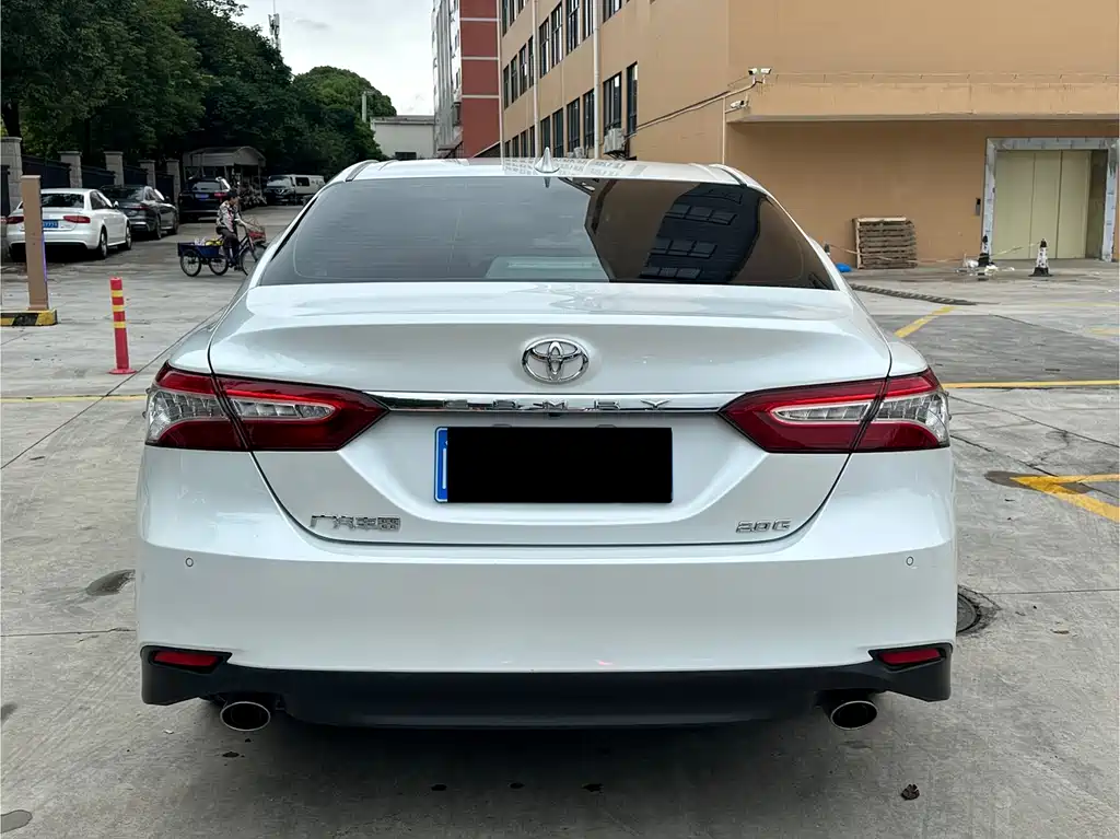 Toyota Camry 2021 — фото 11