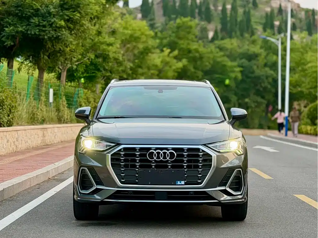 Audi Q3 2022 — фото 2