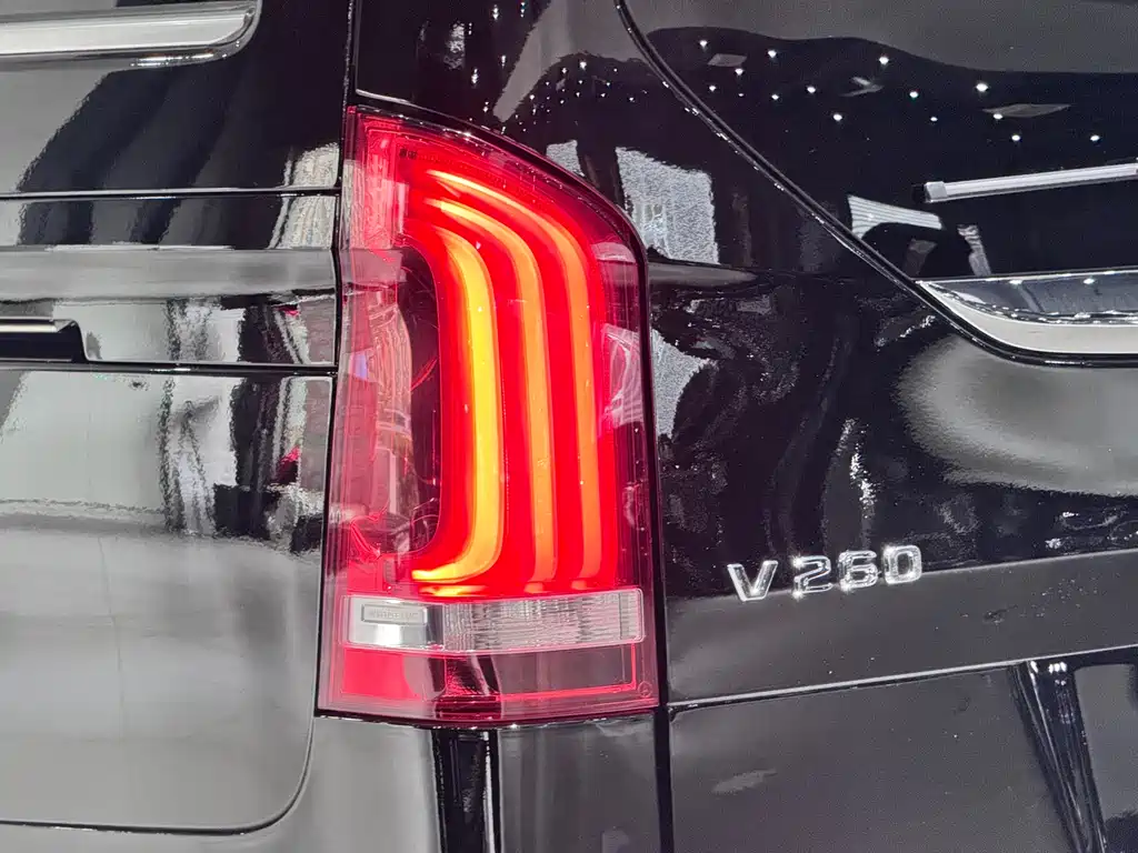 Mercedes-Benz V-Class 2021 — фото 14