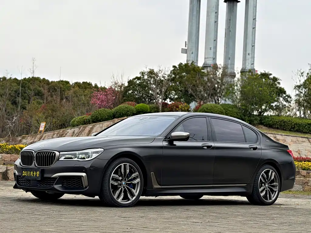 BMW 7 Series 2019 — фото 1