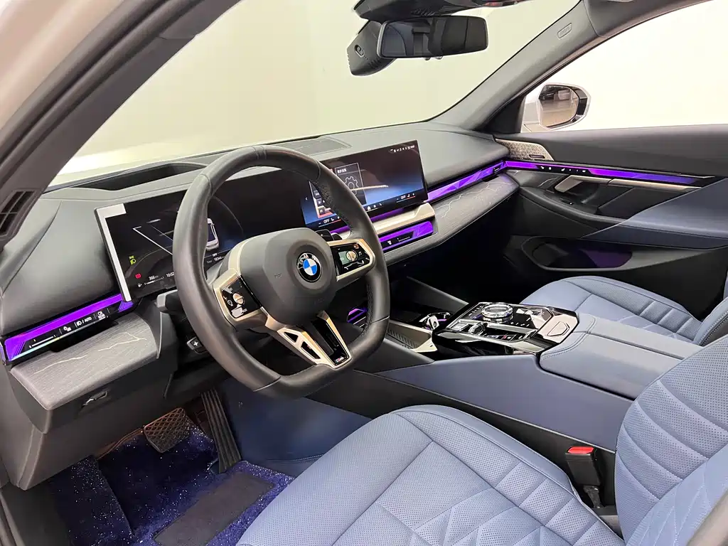 BMW 5 Series 2025 — фото 17