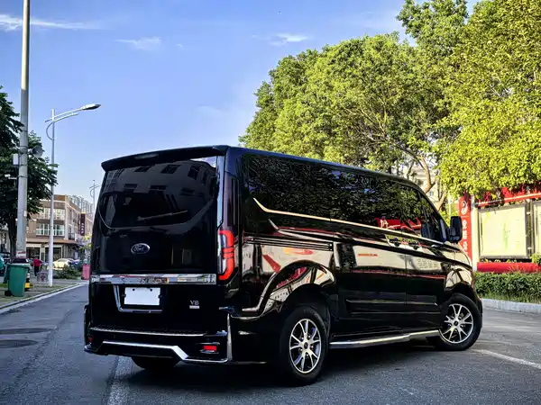 Ford Tourneo 2023