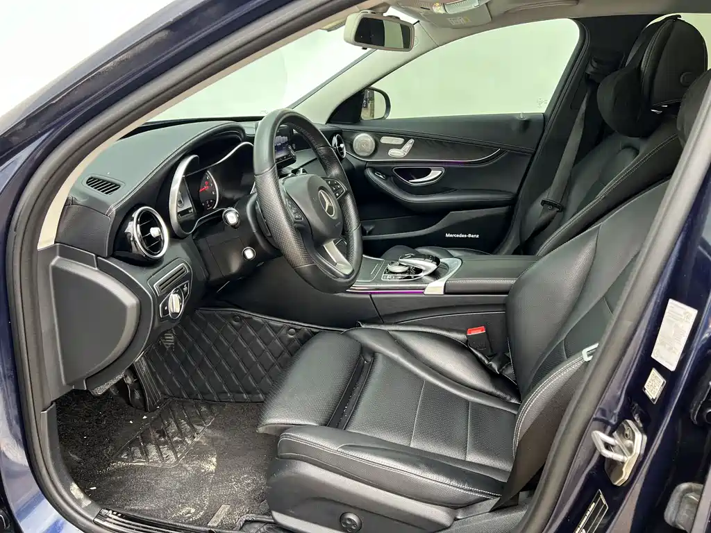 Mercedes-Benz C-Class 2018 — фото 12