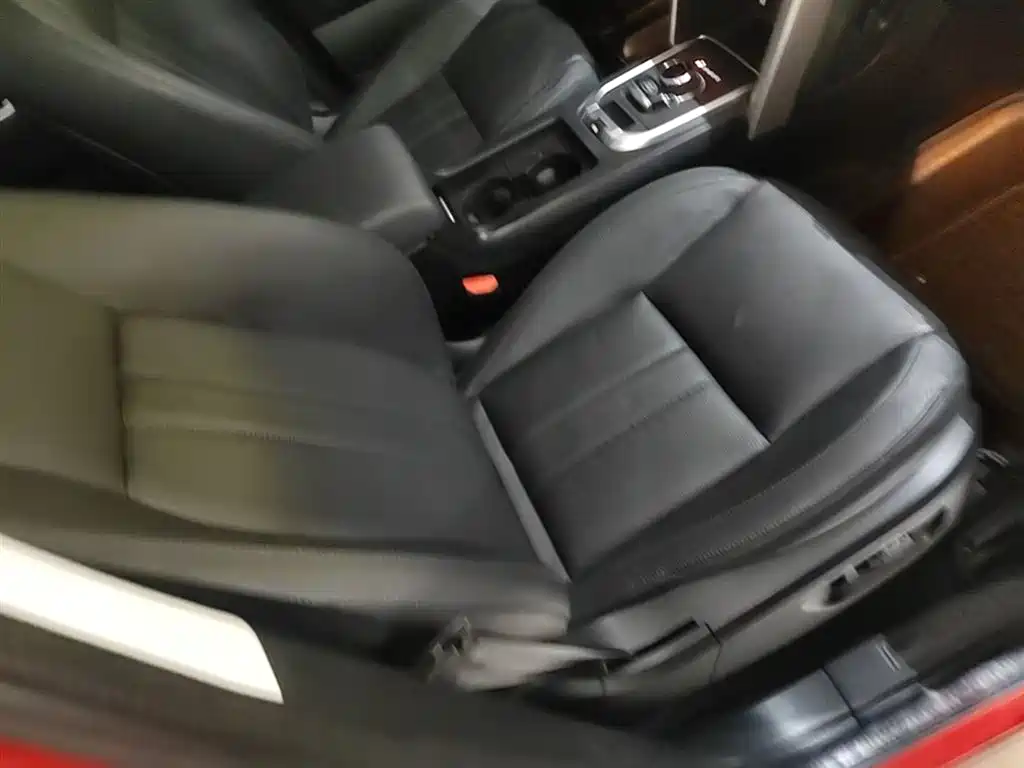Land Rover Discovery Sport 2017 — фото 25
