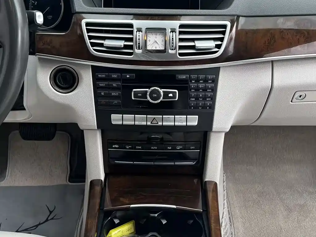 Mercedes-Benz E-Class 2014 — фото 17