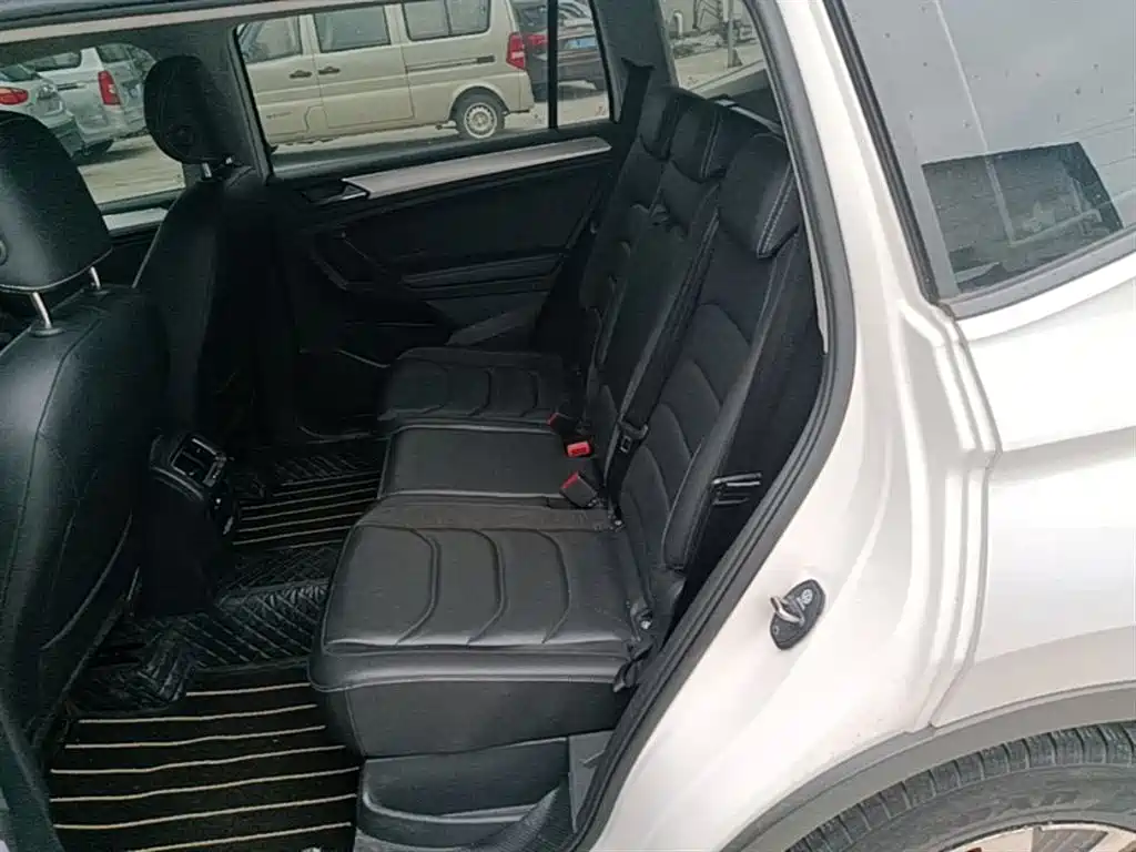 Volkswagen Tiguan L PHEV 2021 — фото 17