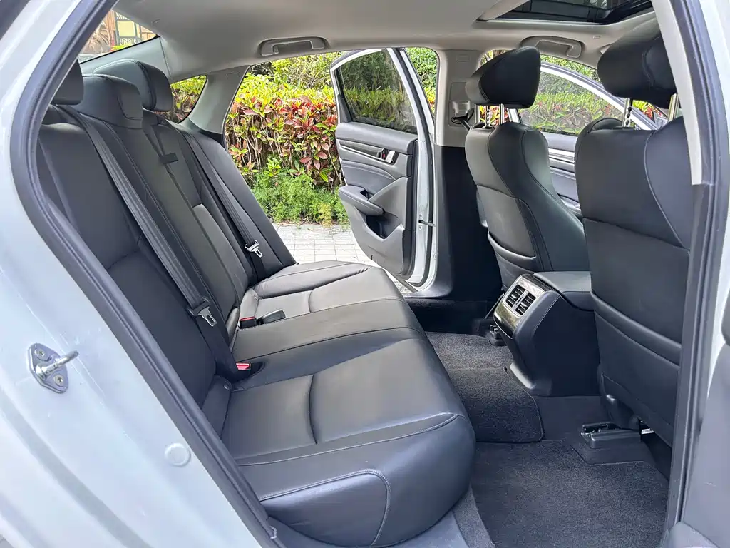 Honda Accord 2020 — фото 19