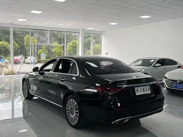 Mercedes-Benz E-Class 2023