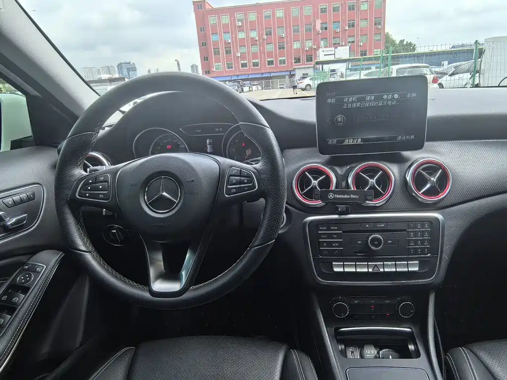 Mercedes-Benz GLA 2017 — фото 11