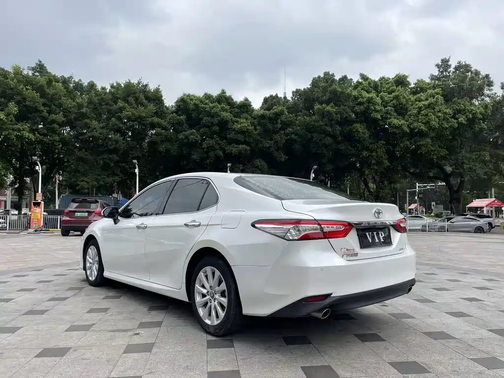 Toyota Camry 2020 — фото 10