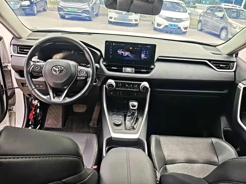 Toyota Wildlander 2023 — фото 10