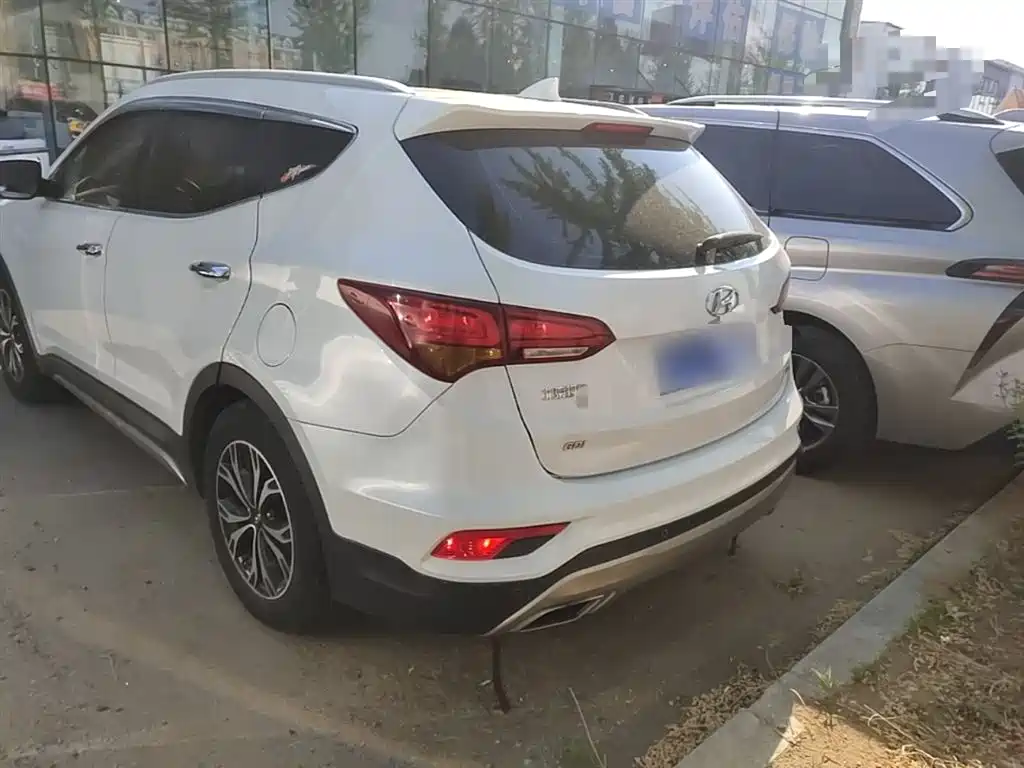 Hyundai Santa Fe 2018 — фото 6