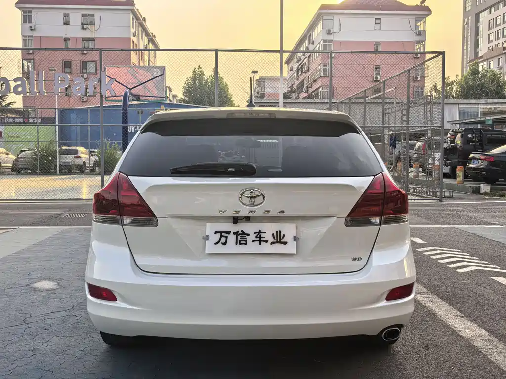 Toyota Venza 2014 — фото 2