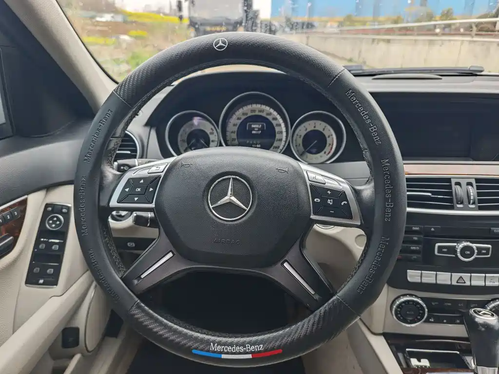 Mercedes-Benz C-Class 2014 — фото 11