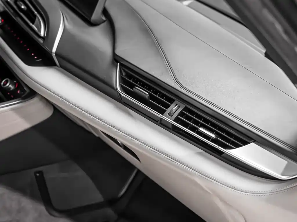 BMW i8 2017 — фото 14