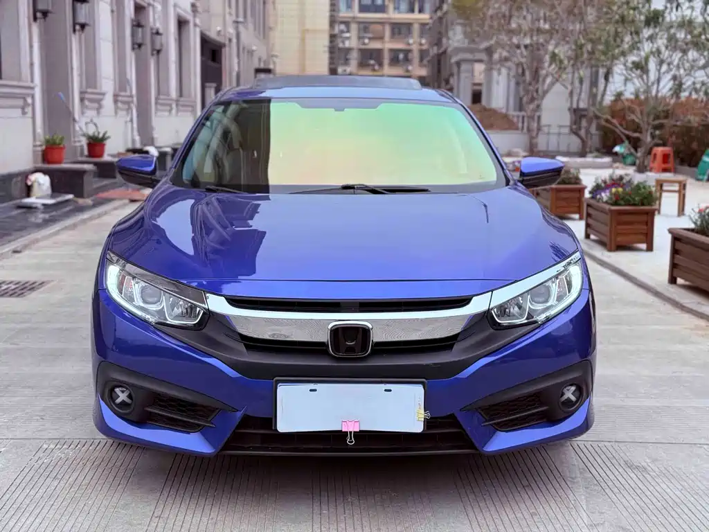 Honda Civic 2018 — фото 2