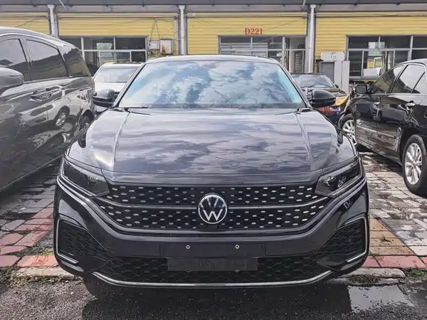 Volkswagen Passat 2023
