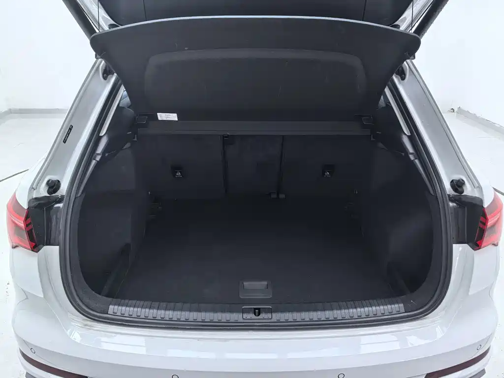 Audi Q3 2023 — фото 17