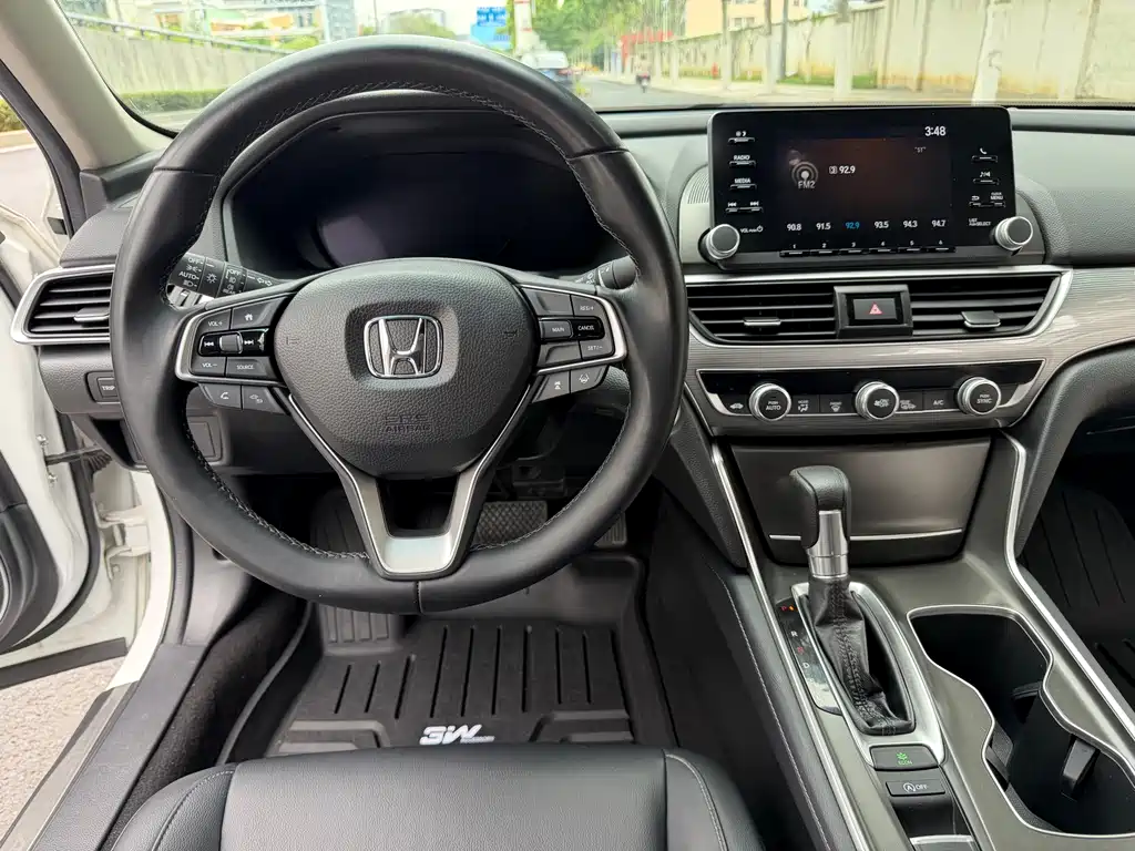 Honda Accord 2019 — фото 18