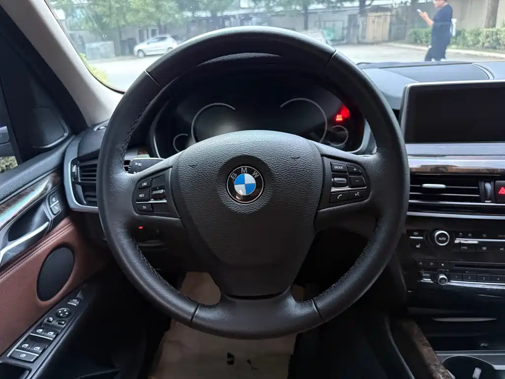 BMW X5 2016 — фото 12