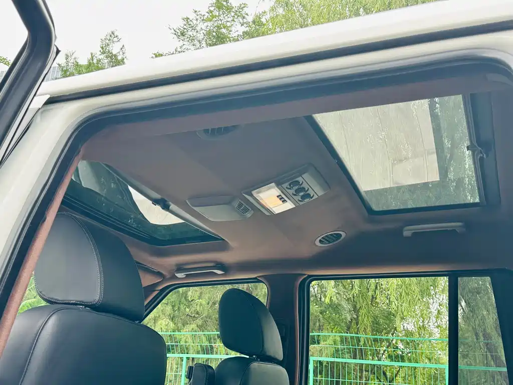 Land Rover Discovery 2016 — фото 16