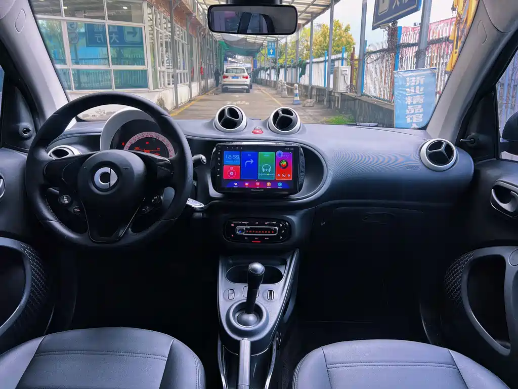 smart Fortwo 2017 — фото 10