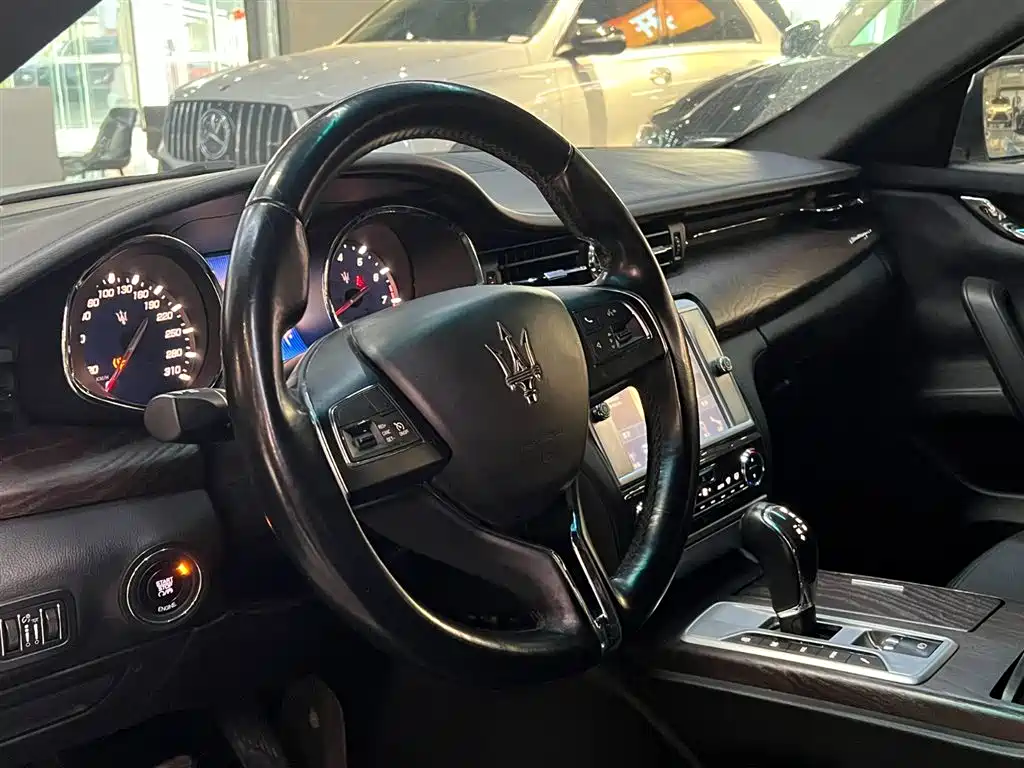 Maserati Quattroporte 2015 — фото 9