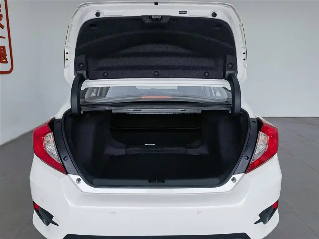 Honda Civic 2017 — фото 16