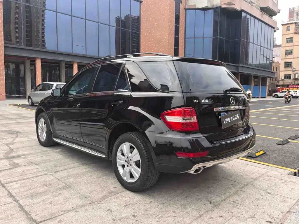 Mercedes-Benz M-Class 2011