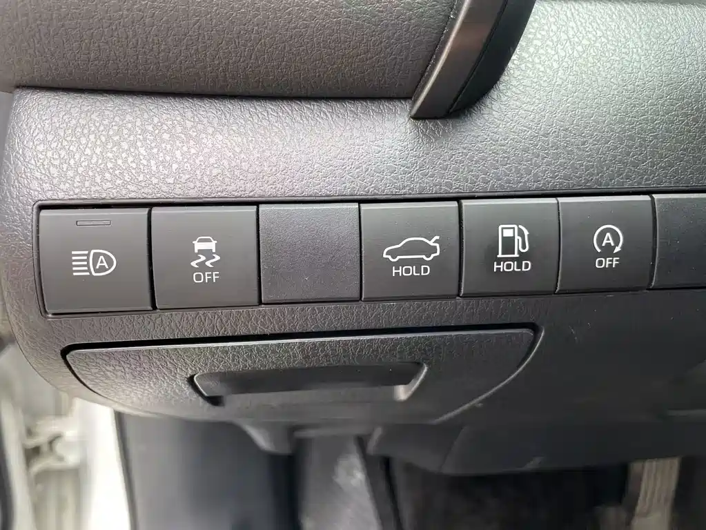 Toyota Camry 2020 — фото 16
