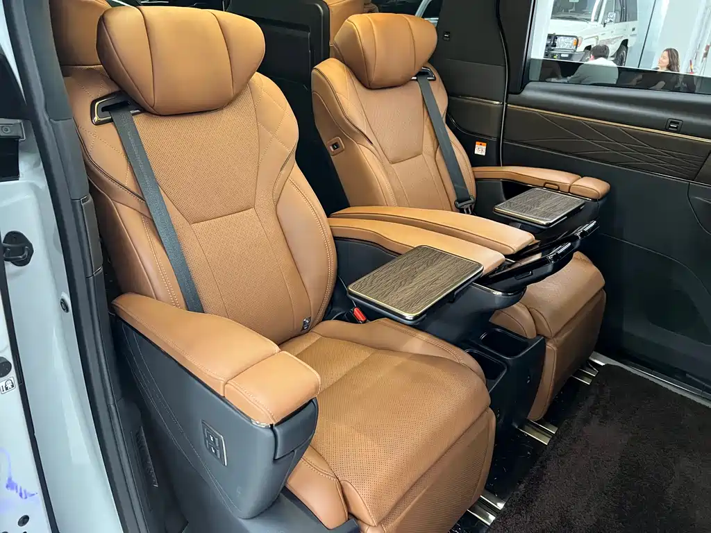 Toyota Vellfire 2024 — фото 15