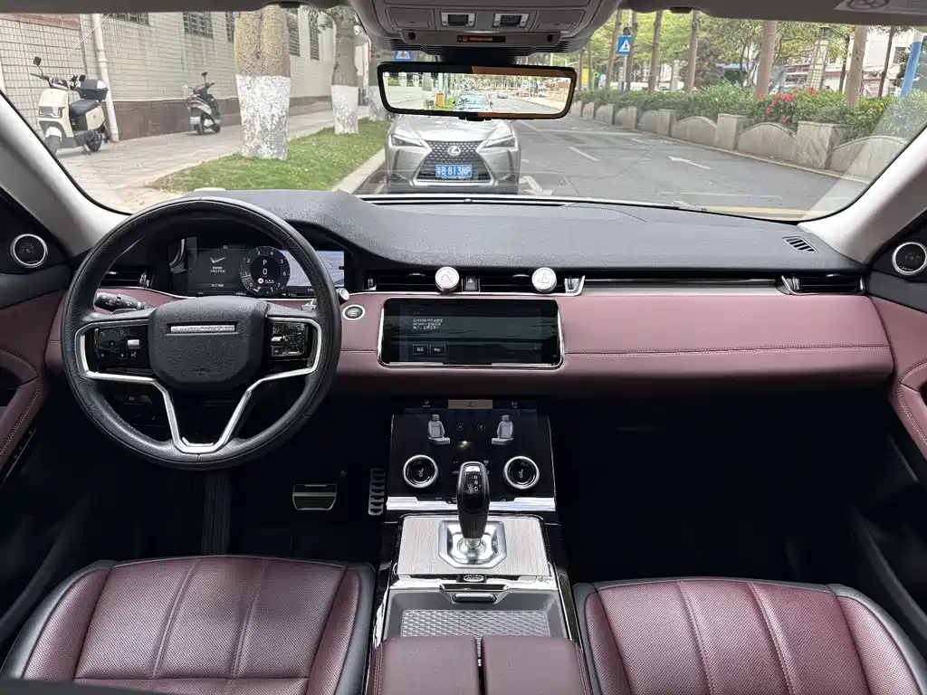 Land Rover Evoque 2024 — фото 16