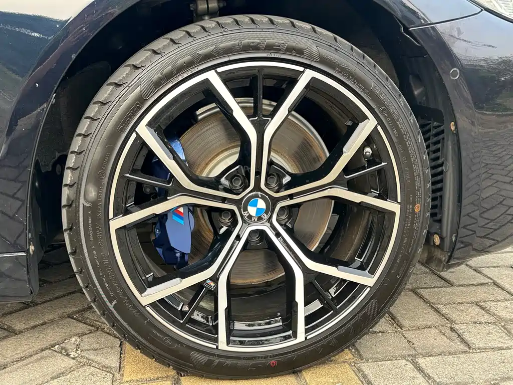BMW 5 Series 2021 — фото 11