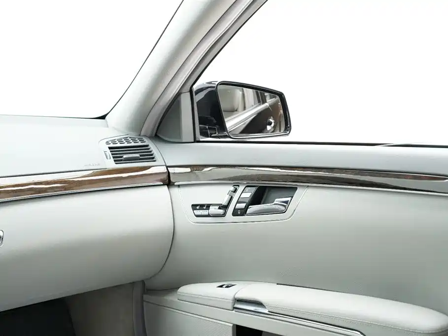 Mercedes-Benz S-Class 2011 — фото 17