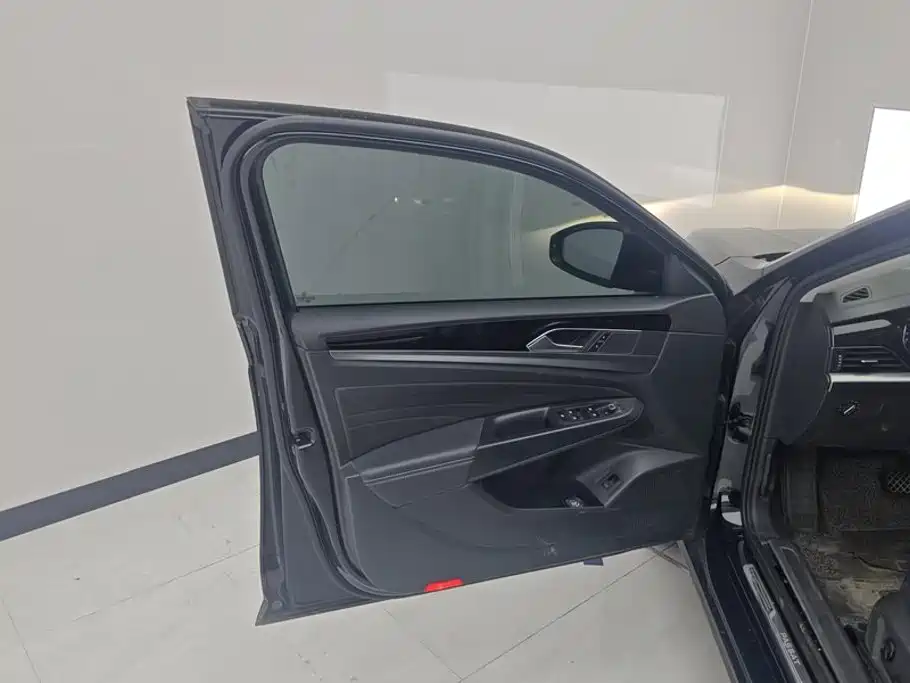 Volkswagen Passat 2022