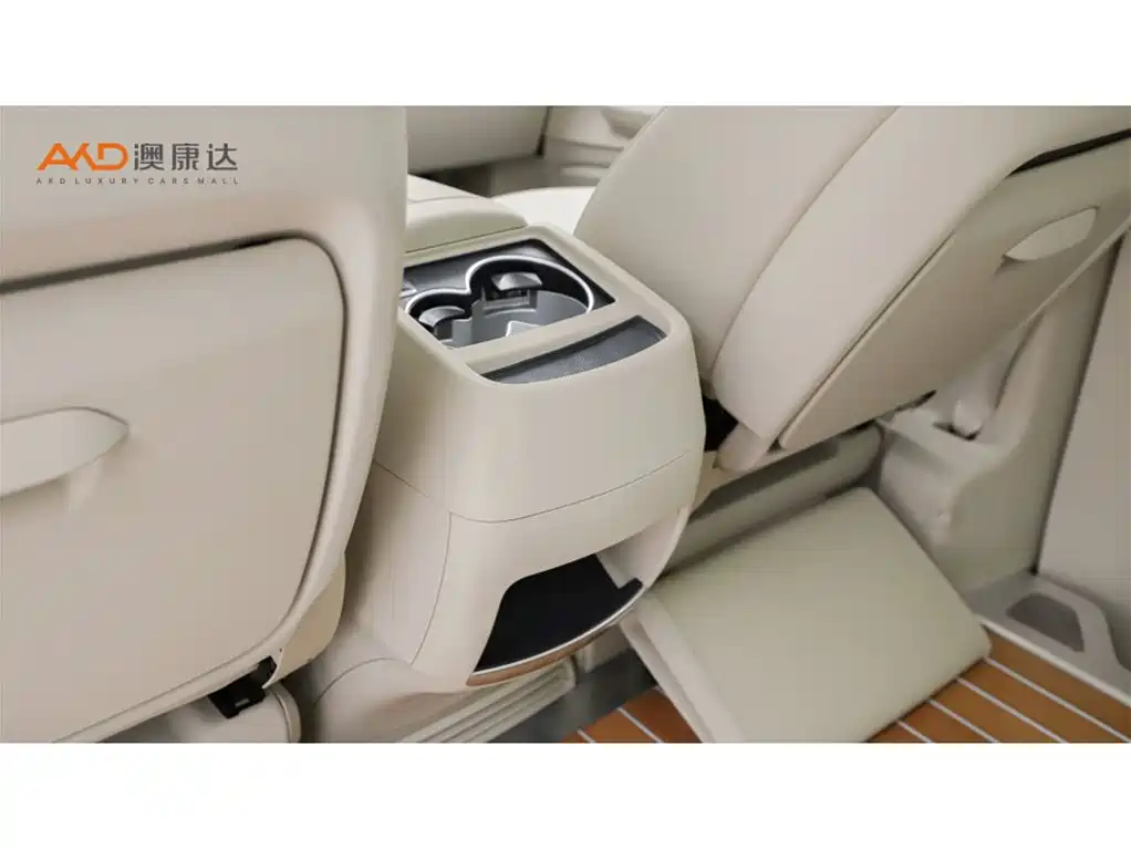 Mercedes-Benz V-Class 2022 — фото 10