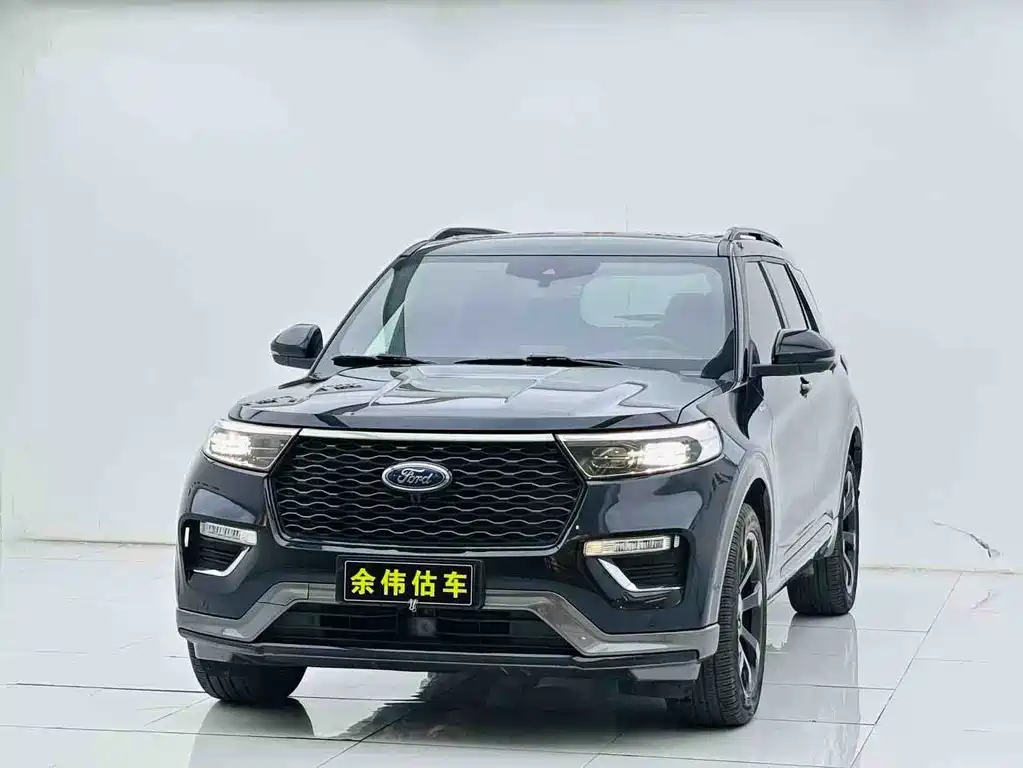 Ford Explorer 2021 — фото 1