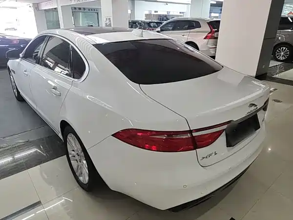 Jaguar XFL 2018
