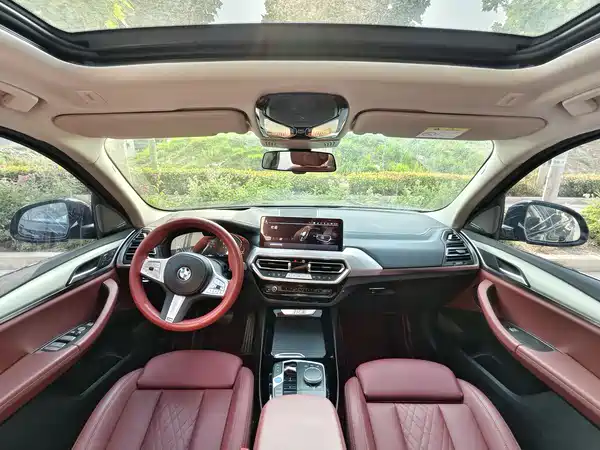 BMW iX3 2024