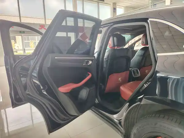 Porsche Macan 2021
