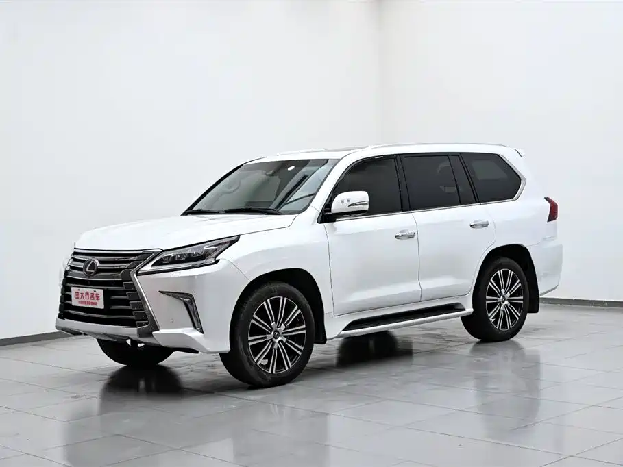 Lexus LX 2022 — фото 1